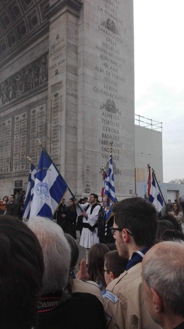 Με λαμπρότητα και περηφάνια η παρέλαση για την 25η Μαρτίου στο Παρίσι [εικόνες & βίντεο] | iefimerida.gr 0