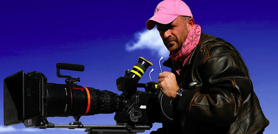 Ο Κων/νος Τσεκλένης κινηματογραφεί τη διαδικασία του κρασιού σε 40 οινοποιεία της χώρας [βίντεο]   | iefimerida.gr 1