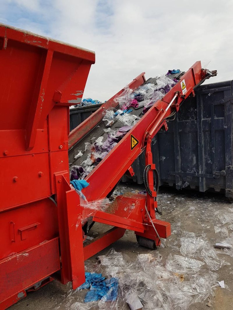 «Ντου» του ΣΔΟΕ σε αποθήκη στον Ασπρόπυργο -Κατέσχεσαν χιλιάδες προϊόντα-«μαϊμου» [εικόνες] | iefimerida.gr 5