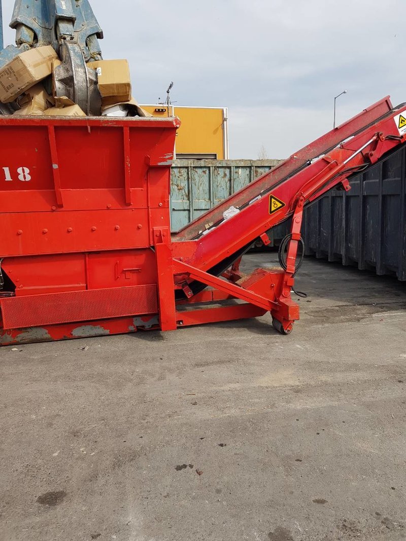 «Ντου» του ΣΔΟΕ σε αποθήκη στον Ασπρόπυργο -Κατέσχεσαν χιλιάδες προϊόντα-«μαϊμου» [εικόνες] | iefimerida.gr 4