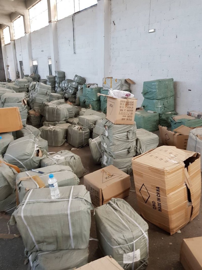 «Ντου» του ΣΔΟΕ σε αποθήκη στον Ασπρόπυργο -Κατέσχεσαν χιλιάδες προϊόντα-«μαϊμου» [εικόνες] | iefimerida.gr 0