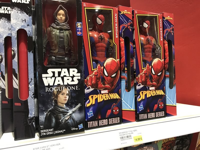 Το Πάσχα πλησιάζει: Λαμπάδες για όλα τα γούστα και τα... βαλάντια [εικόνες & βίντεο] | iefimerida.gr 6