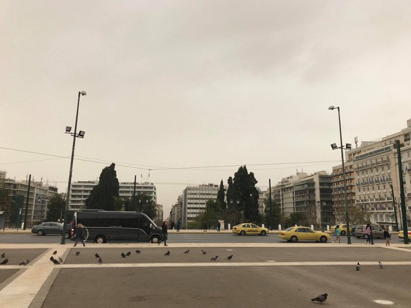 Η αφρικανική σκόνη καταπίνει και την Αθήνα -Σε θολό τοπίο η πρωτεύουσα [εικόνες & βίντεο] | iefimerida.gr 13