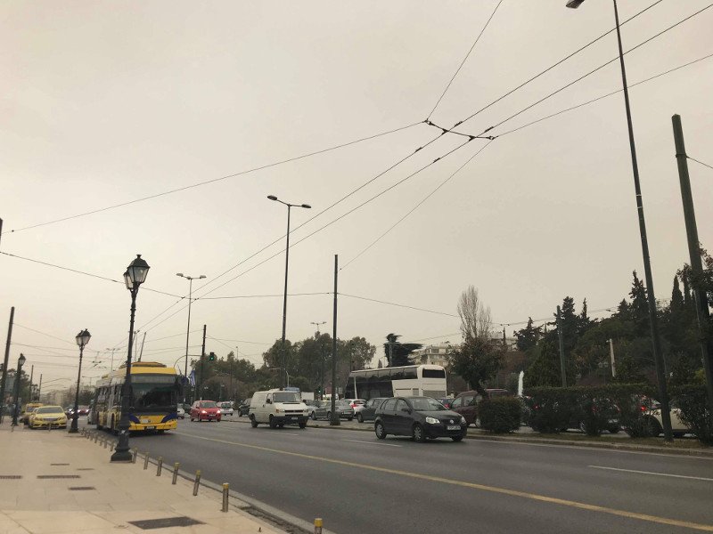 Η αφρικανική σκόνη καταπίνει και την Αθήνα -Σε θολό τοπίο η πρωτεύουσα [εικόνες & βίντεο] | iefimerida.gr 14