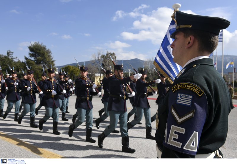 Περασμένα-ξεχασμένα:Με απόδοση τιμών υποδέχθηκε ο Καμμένος τον Κουβέλη | iefimerida.gr 6