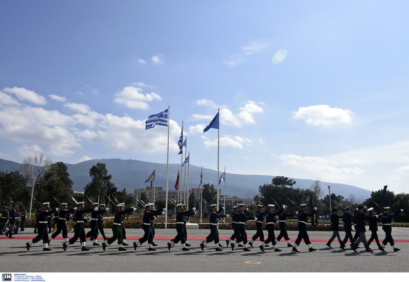 Περασμένα-ξεχασμένα:Με απόδοση τιμών υποδέχθηκε ο Καμμένος τον Κουβέλη | iefimerida.gr 7