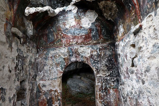 Οι Τούρκοι αναστηλώνουν και τη Μονή Βαζελώνος μετά την Παναγία Σουμελά [εικόνες]  | iefimerida.gr 5