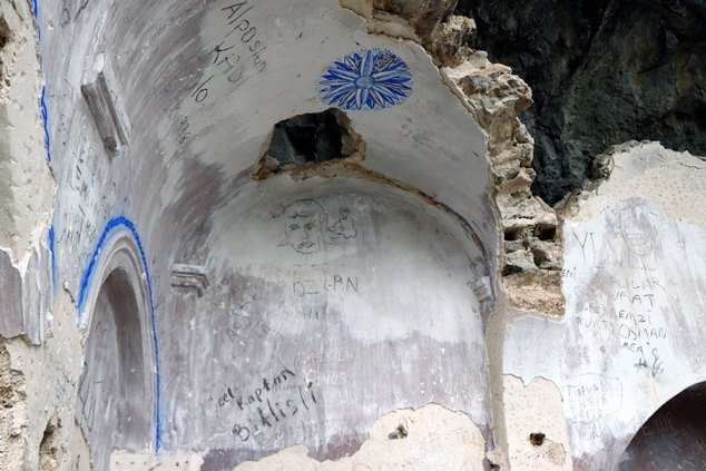 Οι Τούρκοι αναστηλώνουν και τη Μονή Βαζελώνος μετά την Παναγία Σουμελά [εικόνες]  | iefimerida.gr 6