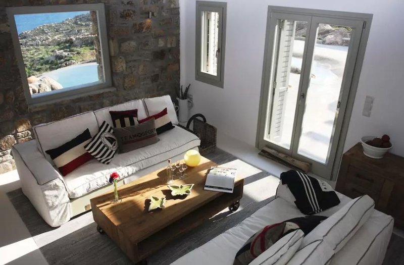 Πανέμορφα σπίτια στην Ελλάδα για διακοπές -Με εκπληκτική θέα και πισίνα, από 25 ευρώ [εικόνες]  | iefimerida.gr 11