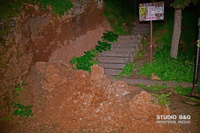 Εικόνες από την κατολίσθηση στα 999 σκαλιά του Παλαμηδίου, στο Ναύπλιο [εικόνες & βίντεο] | iefimerida.gr 1