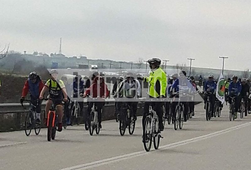 Ορεστιάδα: Συγκέντρωση για τους 2 στρατιωτικούς -Πούλμαν από τη Β. Ελλάδα [εικόνες] | iefimerida.gr 4