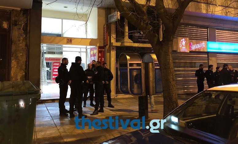 Θεσσαλονίκη: Εφοδος οπαδών του ΠΑΟΚ στα γραφεία του ΣΥΡΙΖΑ [εικόνες] | iefimerida.gr 1