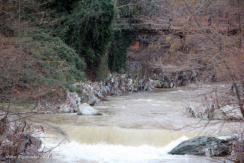 Σκουπιδότοπος οι παραλίες του Πηλίου μετά τη σφοδρή κακοκαιρία [εικόνες] | iefimerida.gr 9