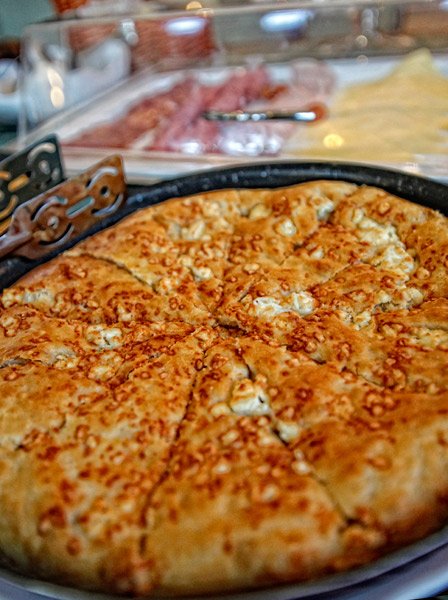 Το ξενοδοχείο στα Ζαγοροχώρια που βραβεύτηκε για το καλύτερο πρωινό στην Ελλάδα -Από παραδοσιακές πίτες, μέχρι τραχανά [εικόνες] | iefimerida.gr 11