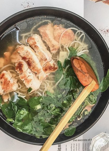 Ράμεν: Μόνο σε αυτό το μαγαζί στην Αθήνα μπορείς να γευτείς την περίφημη ασιατική σούπα που φτιάχνουν στο MasterChef [εικόνες] | iefimerida.gr 6