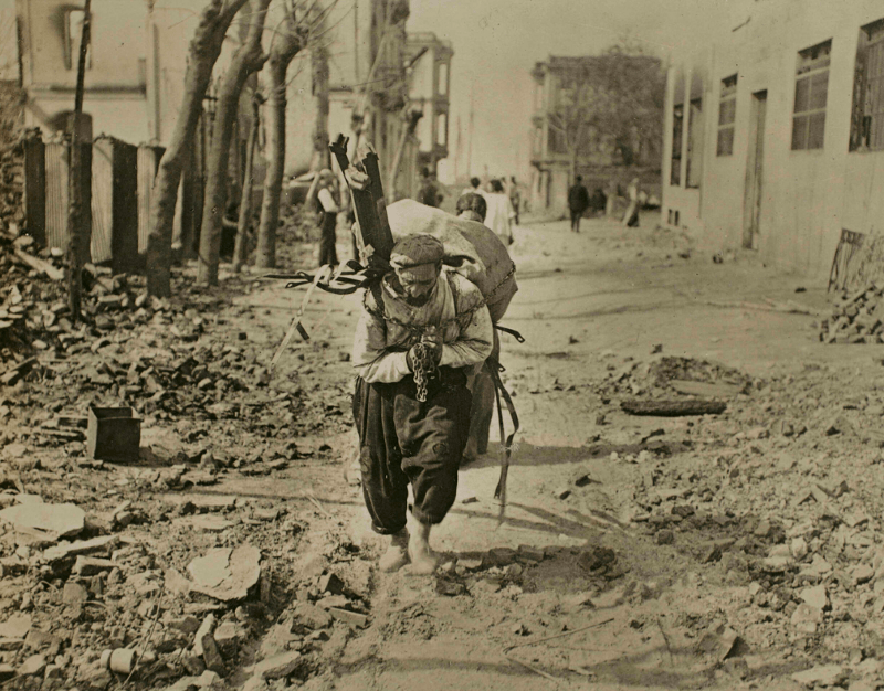 Η πυρκαγιά του 1917 που κατέστρεψε τη Θεσσαλονίκη, στο Πολιτιστικό Ιδρυμα Ομίλου Πειραιώς [εικόνες] | iefimerida.gr 1