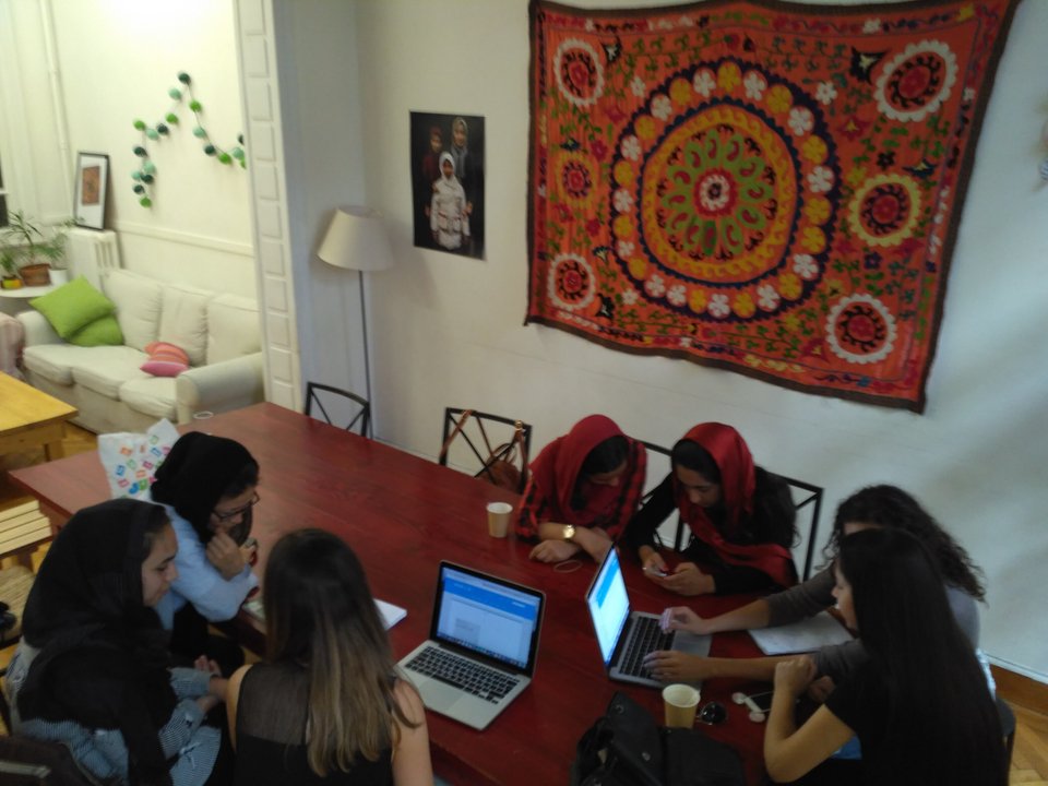 16χρονη δημιούργησε πλατφόρμα που βοηθά τα προσφυγόπουλα στο σχολείο [εικόνες] | iefimerida.gr 0