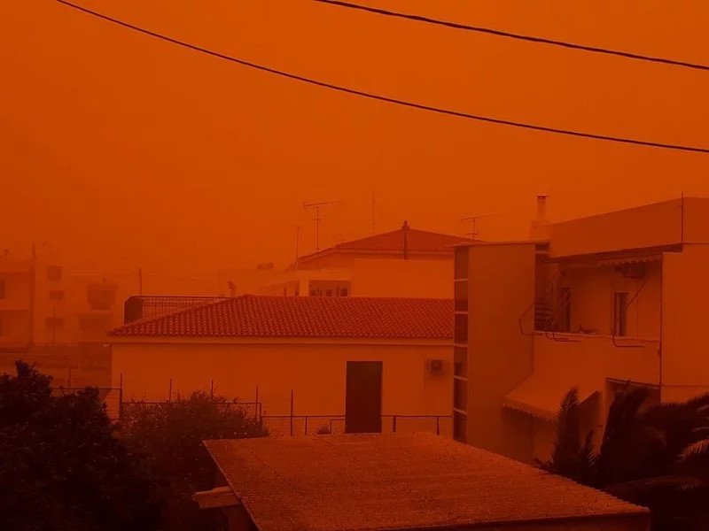 Φωτογραφίες-σοκ από το πρωτοφανές φαινόμενο στην Κρήτη -Την κατάπιε η σκόνη [εικόνες] | iefimerida.gr 2