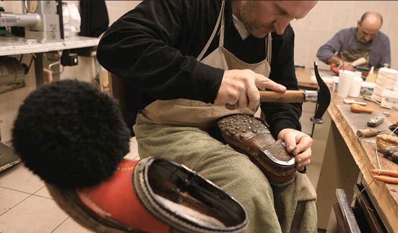 Εύζωνες, το σύμβολο της ελληνικής λεβεντιάς -Ολα τα μυστικά για τη στολή τους, τη φουστανέλα [εικόνες] | iefimerida.gr 4