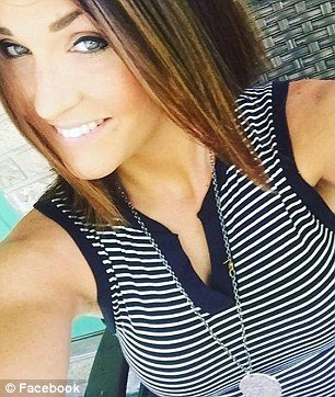 Σκάνδαλο στη Νέα Σμύρνη(!) των ΗΠΑ -«Καυτή» παντρεμένη καθηγήτρια είχε σχέση με 14χρονο μαθητή [εικόνες] | iefimerida.gr 2