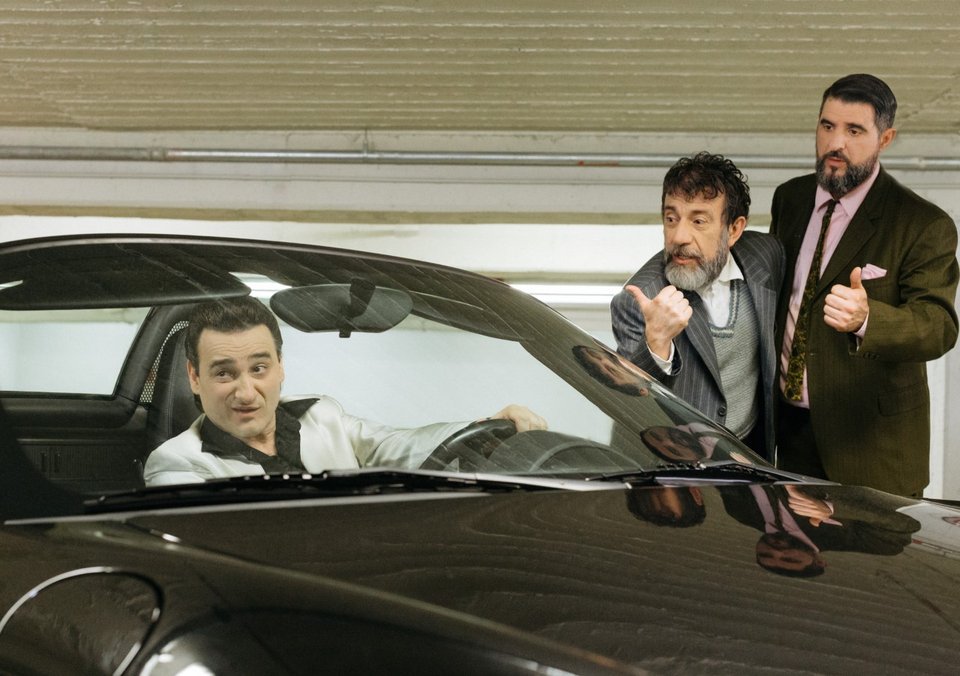 Ο Βασίλης Χαραλαμπόπουλος στον «Πλούτο» του Εθνικού -Θα κατέβει με πόρσε στην Επίδαυρο; [εικόνες]  | iefimerida.gr 0