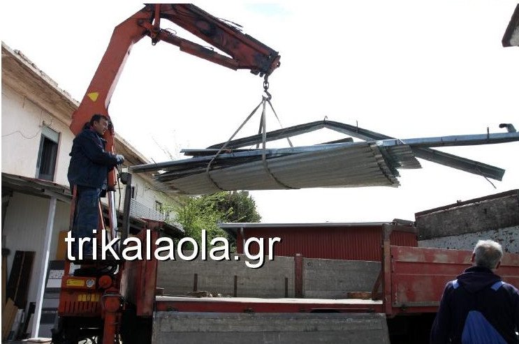  Σφοδρή ανεμοθύελλα έπληξε τα Τρίκαλα- Ξεριζώθηκαν δέντρα, ξηλώθηκαν σκεπές [εικόνες&βίντεο] | iefimerida.gr 0