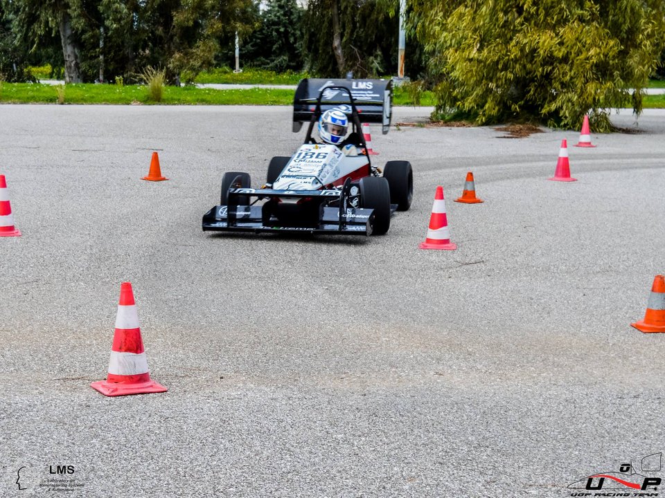 Ελληνες φοιτητές έφτιαξαν δύο υπερσύγχρονα ηλεκτρικά αγωνιστικά μονοθέσια [εικόνες] | iefimerida.gr 2