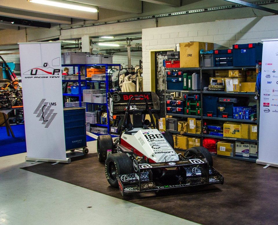 Ελληνες φοιτητές έφτιαξαν δύο υπερσύγχρονα ηλεκτρικά αγωνιστικά μονοθέσια [εικόνες] | iefimerida.gr 4