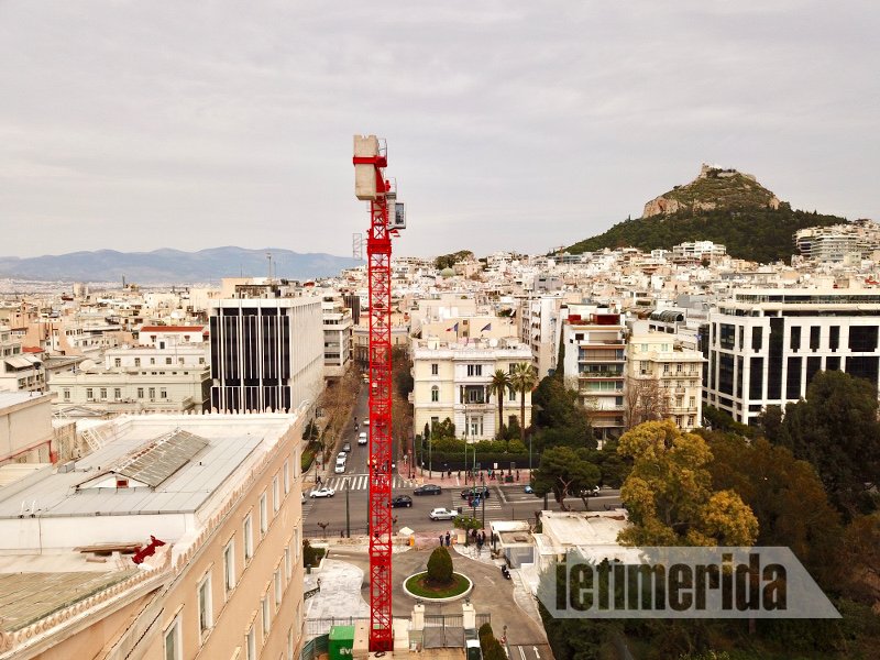 Αποκλειστικό: Η Βουλή από ψηλά -Δείτε σε video drone τις εργασίες επισκευής στο θόλο και τον τεράστιο γερανό [βίντεο] | iefimerida.gr 0