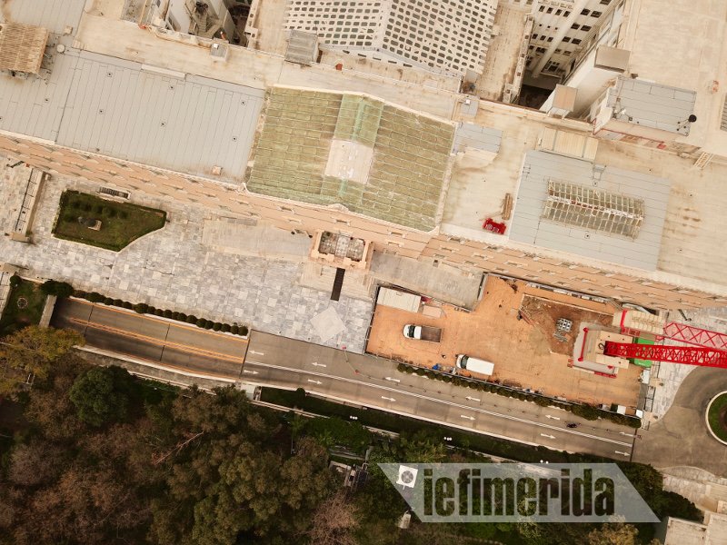 Αποκλειστικό: Η Βουλή από ψηλά -Δείτε σε video drone τις εργασίες επισκευής στο θόλο και τον τεράστιο γερανό [βίντεο] | iefimerida.gr 4