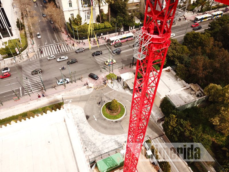 Αποκλειστικό: Η Βουλή από ψηλά -Δείτε σε video drone τις εργασίες επισκευής στο θόλο και τον τεράστιο γερανό [βίντεο] | iefimerida.gr 7