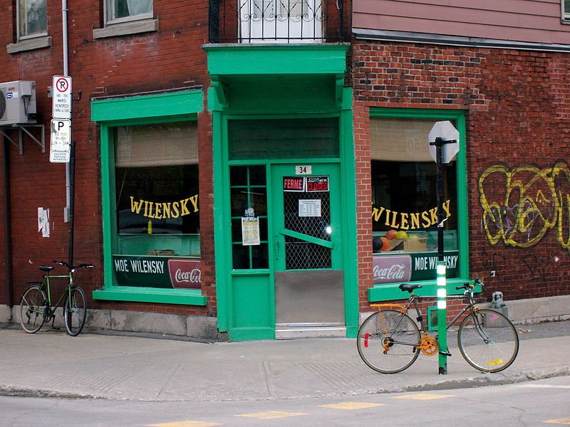 Το εμβληματικό εστιατόριο του Μόντρεαλ που συρρέουν οι τουρίστες -Απαράλλαχτο από το 1932 [εικόνες] | iefimerida.gr 5