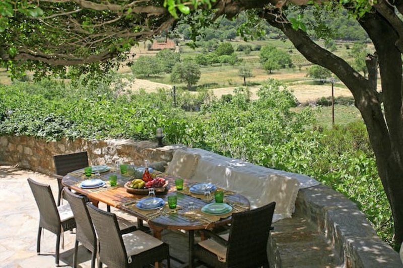 Πανέμορφα σπίτια στην Ελλάδα για διακοπές -Με εκπληκτική θέα και πισίνα, από 25 ευρώ [εικόνες]  | iefimerida.gr 2