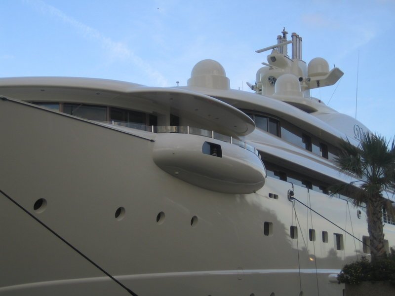 Dilbar: Το μεγαλύτερο γιοτ στον κόσμο, με την πισίνα των 185 τ.μ., βρίσκεται στην Κύπρο! [εικόνες & βίντεο] | iefimerida.gr 8