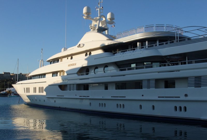 Dilbar: Το μεγαλύτερο γιοτ στον κόσμο, με την πισίνα των 185 τ.μ., βρίσκεται στην Κύπρο! [εικόνες & βίντεο] | iefimerida.gr 6