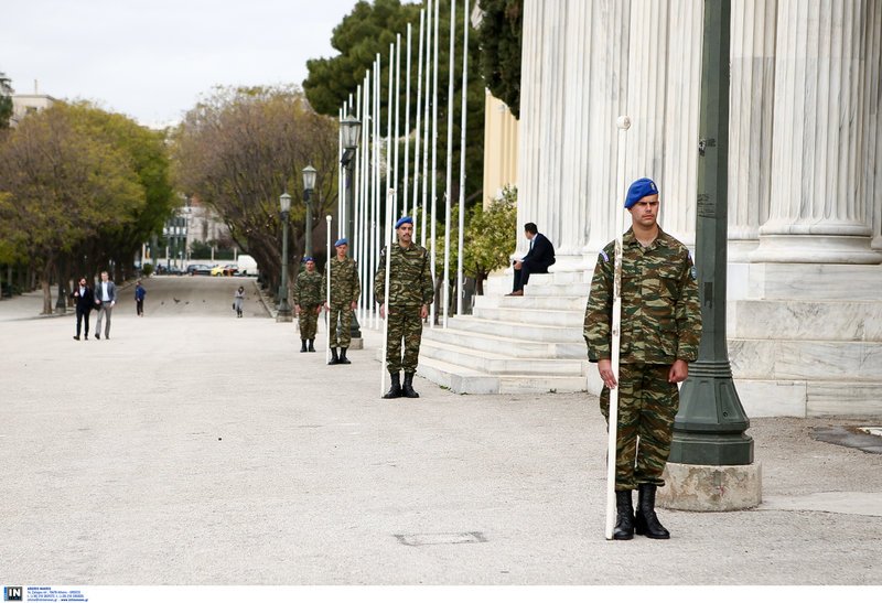 «Παρουσιάστε, αρμ!» -Στρατιωτικά παραγγέλματα στο Ζάππειο [εικόνες] | iefimerida.gr 3