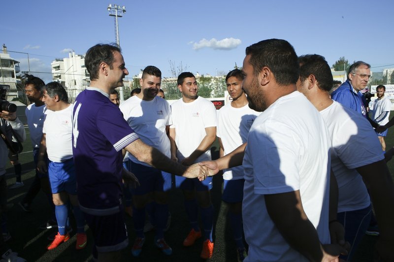 Η ΝΔ έπαιξε μπάλα με ομάδα Ρομά -Δύο γκολ σημείωσε ο Μητσοτάκης [εικόνες] | iefimerida.gr 13