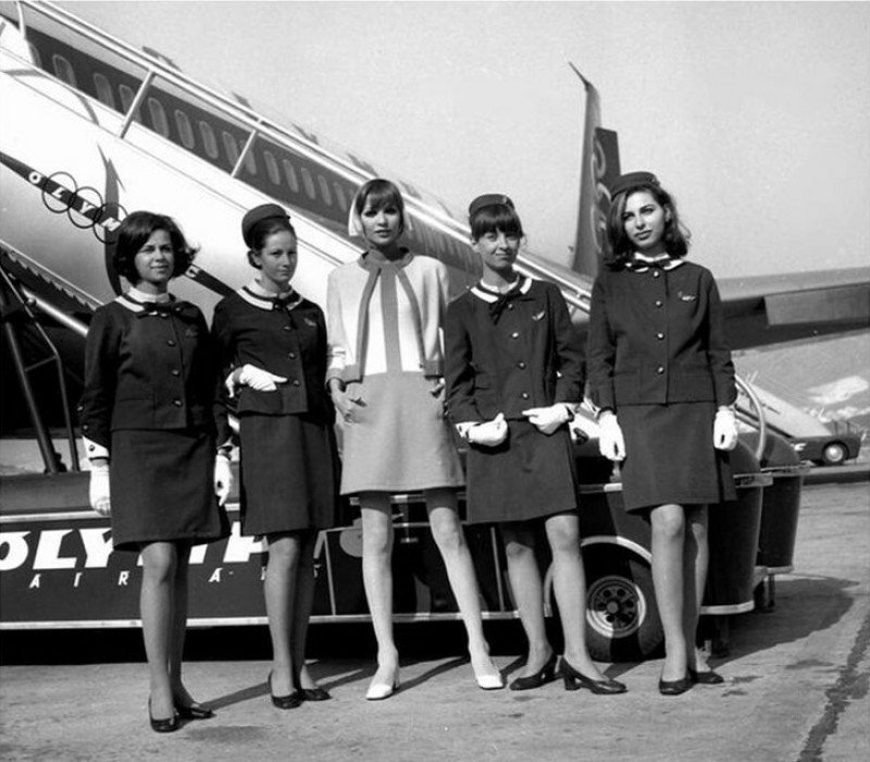 Οι θρυλικές στολές των αεροσυνοδών της Ολυμπιακής επί Ωνάση -Οταν έδινε «χρυσό» για να τις ντύσει [εικόνες] | iefimerida.gr 1