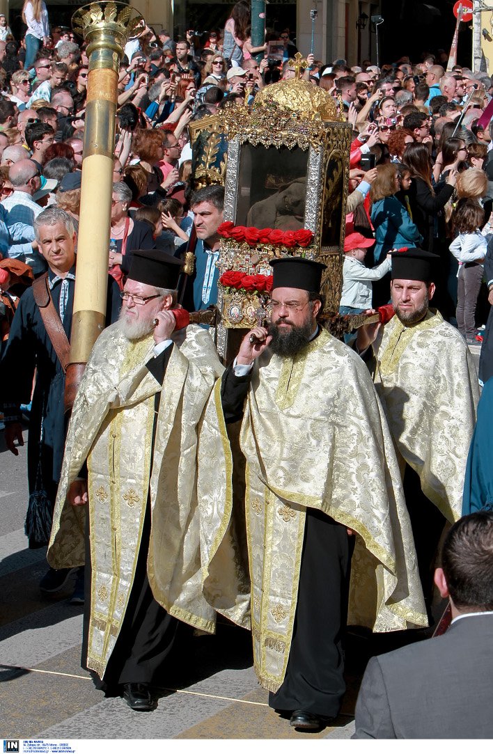 Μεσημέρι ξεκινούν οι Επιτάφιοι στην Κέρκυρα -Θα γίνουν 33 περιφορές μέσα στην πόλη [εικόνες] | iefimerida.gr 2