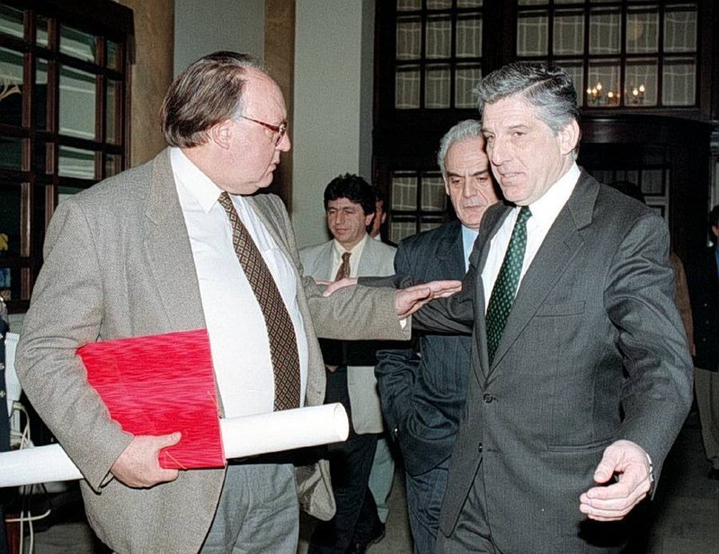 Η μάχη της σημαίας στο Αιγαίο: Από τα Ιμια στους Ανθρωποφάγους [εικόνες & βίντεο] | iefimerida.gr 10