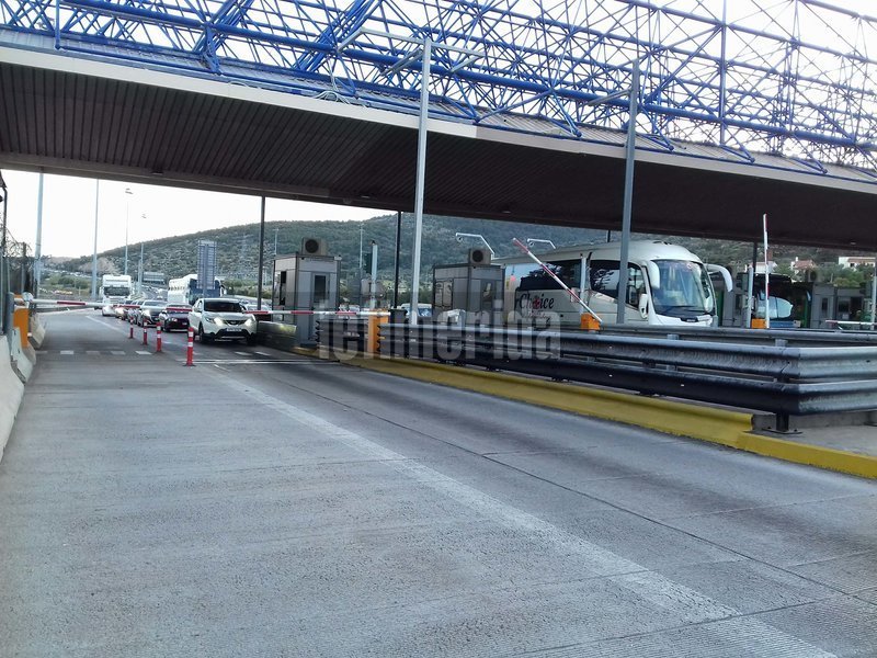 Ομαλοποιήθηκε η επιστροφή των εκδρομέων του Πάσχα -Μετά από ταλαιπωρία ωρών [βίντεο] | iefimerida.gr 6