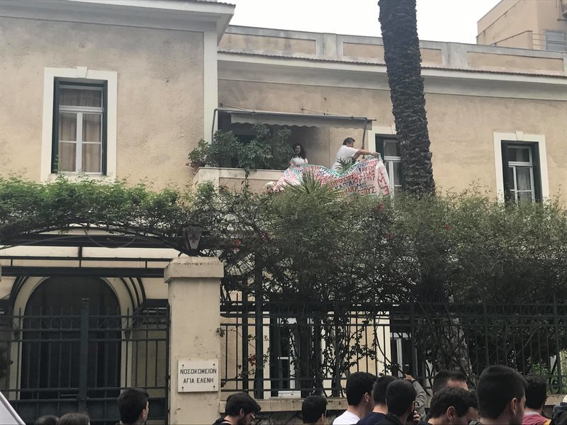 Βίντεο: Ξύλο ΜΑΤ σε διαδηλωτές στο αντιπολεμικό συλλαλητήριο -Προσπαθούσαν να γκρεμίσουν το άγαλμα Τρούμαν | iefimerida.gr 5