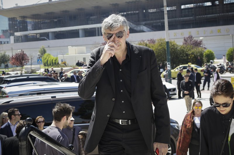 Το τελευταίο αντίο στον Στέλιο Σκλαβενίτη -Χιλιάδες κόσμου στη κηδεία του [εικόνες & βίντεο] | iefimerida.gr 3