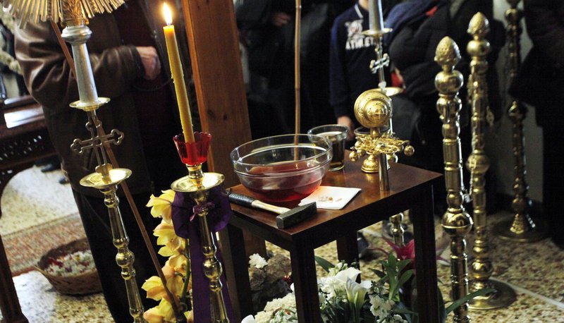 Αποκαθήλωση στον Αγιο Ισίδωρο Λυκαβηττού -Το απόμερο εκκλησάκι μέσα στο βράχο [εικόνες] | iefimerida.gr 5