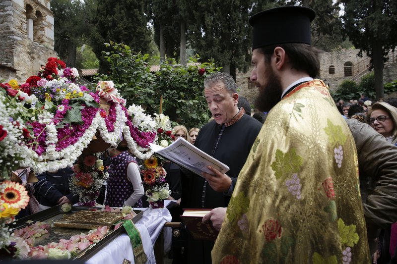 Η περιφορά επιταφίου στη Μονή Καισαριανής -Μέσα στη φύση του Υμηττού [εικόνες] | iefimerida.gr 3