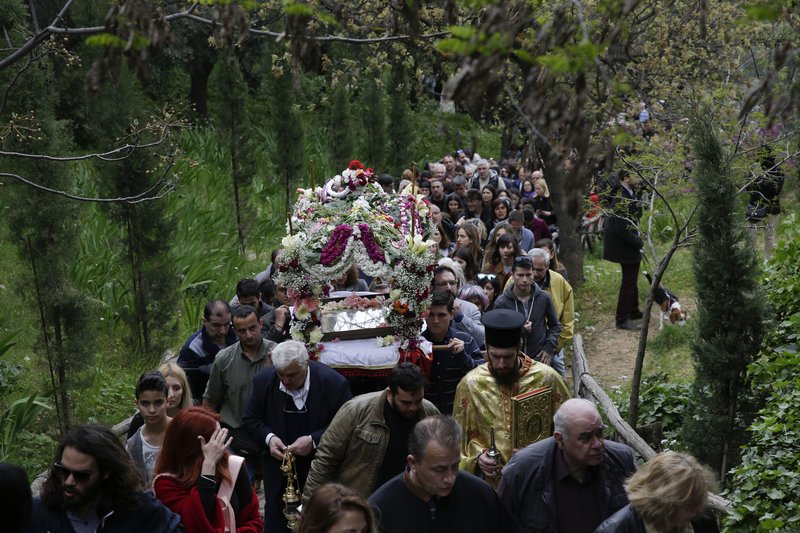 Η περιφορά επιταφίου στη Μονή Καισαριανής -Μέσα στη φύση του Υμηττού [εικόνες] | iefimerida.gr 5