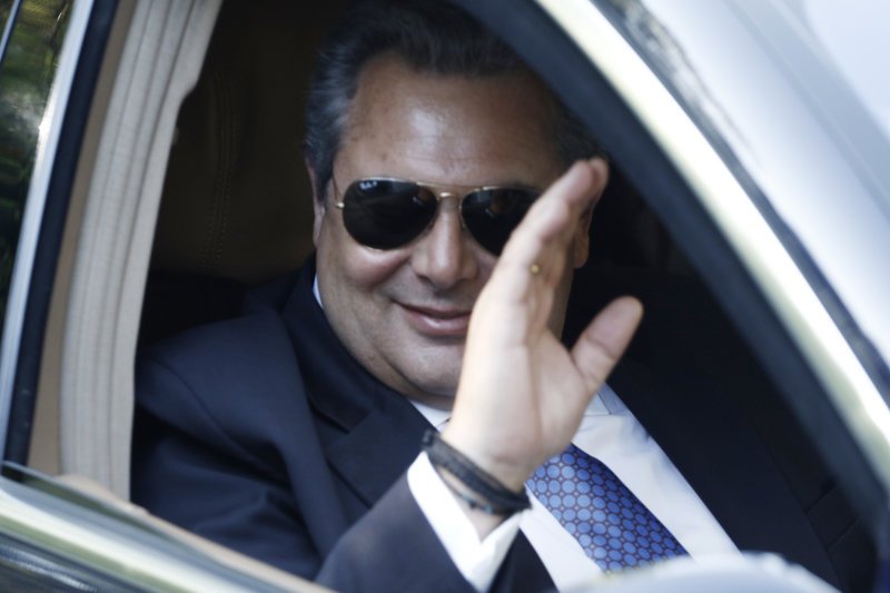 Ο υπ. Αμυνας Πάνος Καμμένος προσέρχεται στο ΚΥΣΕΑ