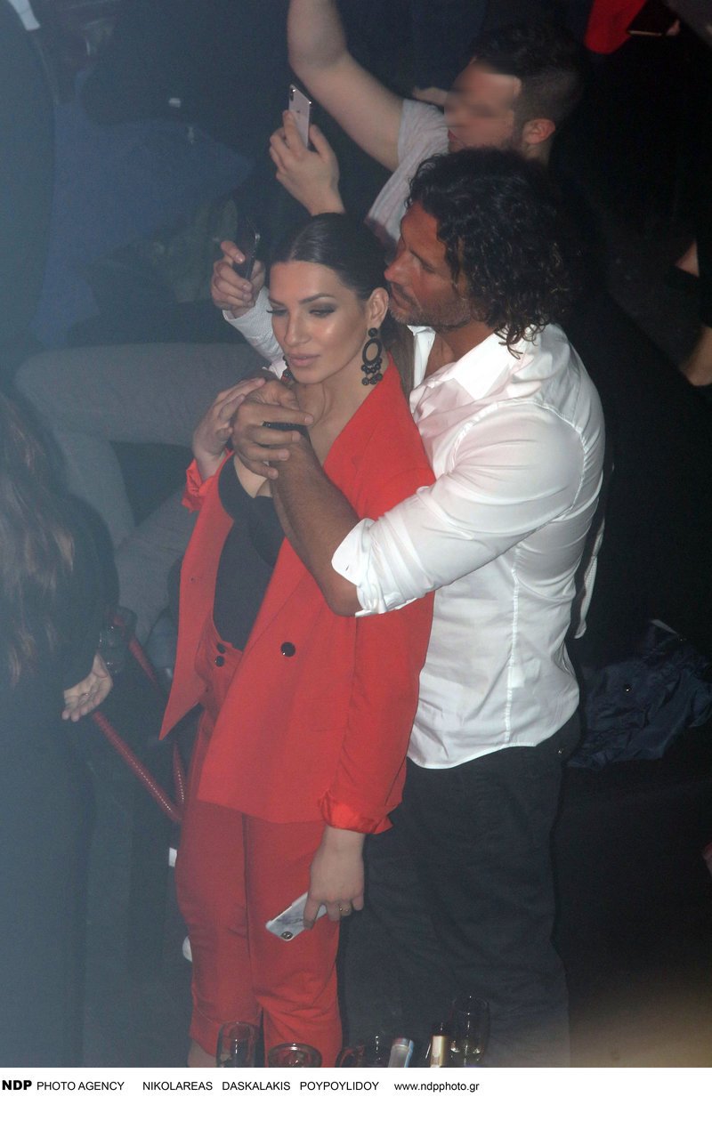 Στα μπουζούκια με την νέα, σέξι, σύντροφό του ο Κώστας Κοκκινάκης [εικόνες] | iefimerida.gr 1