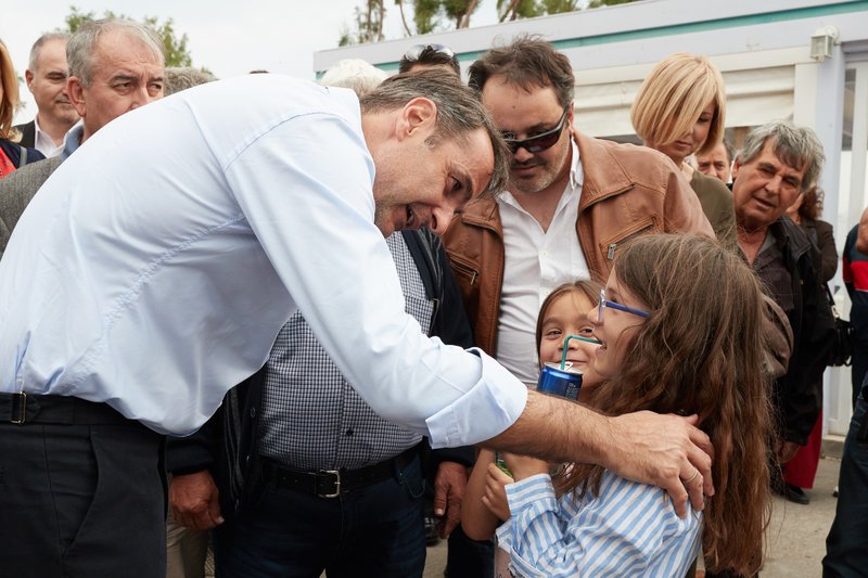 Στη Νεάπολη Λακωνίας ο Μητσοτάκης -Εκανε βόλτα στην παραλία, συνομίλησε με κατοίκους [εικόνες] | iefimerida.gr 0
