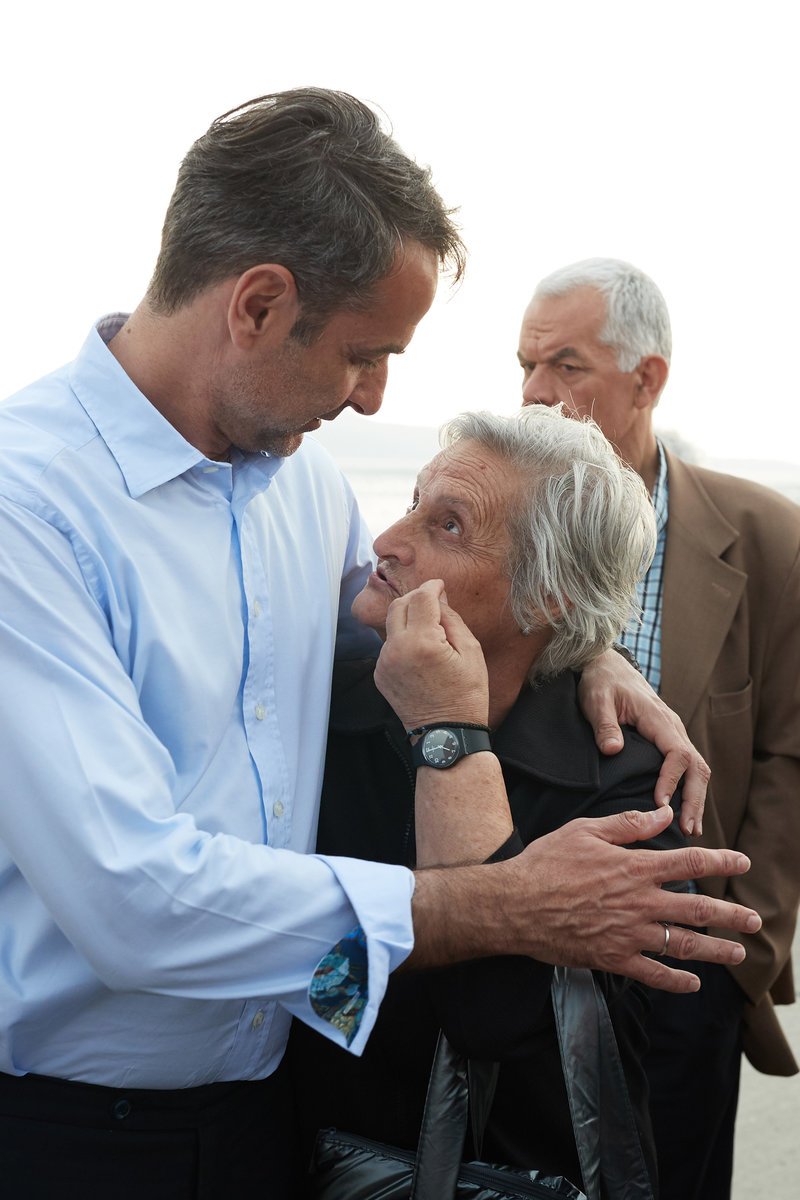 Στη Νεάπολη Λακωνίας ο Μητσοτάκης -Εκανε βόλτα στην παραλία, συνομίλησε με κατοίκους [εικόνες] | iefimerida.gr 11